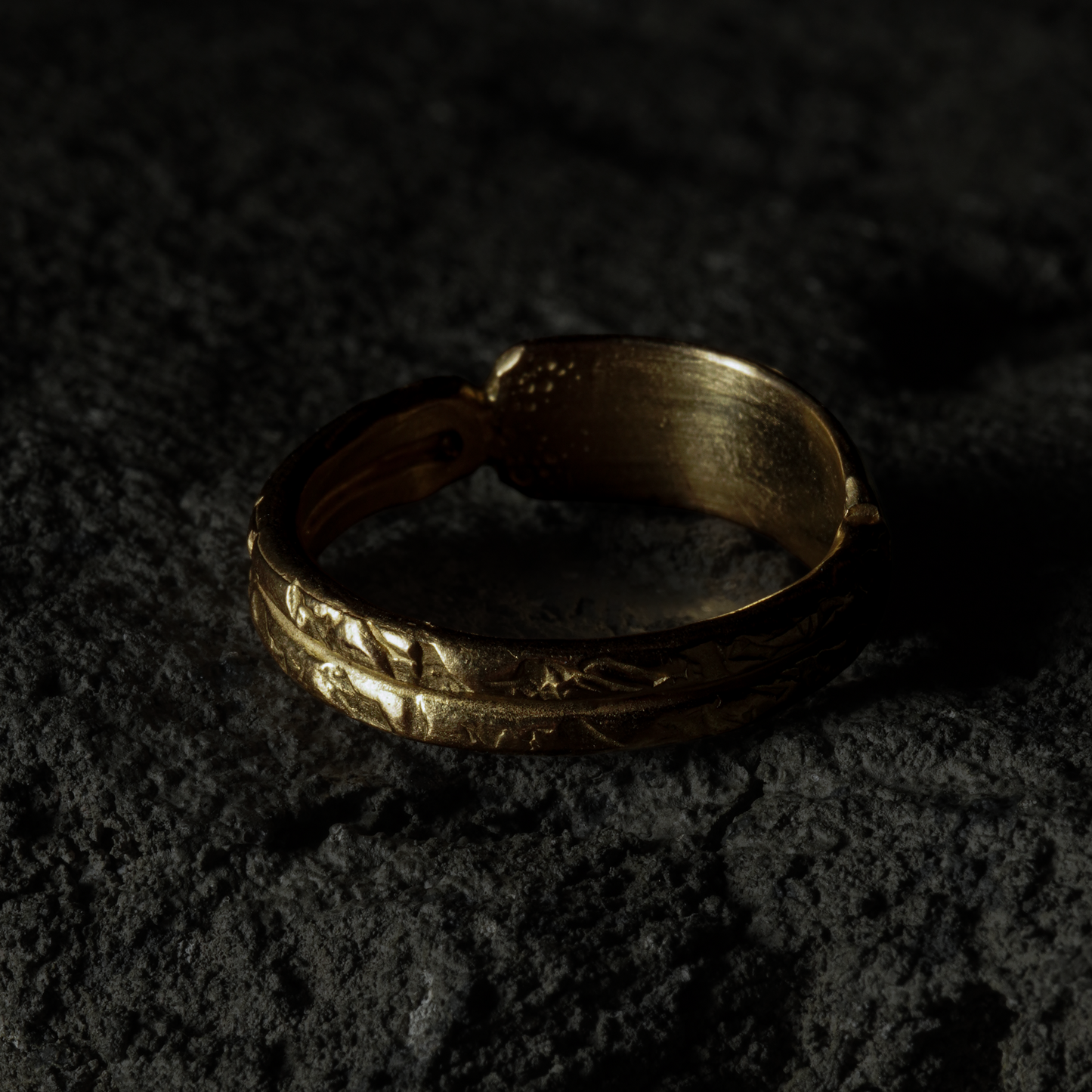 Gift Plate Ring - 18K Yellow Gold