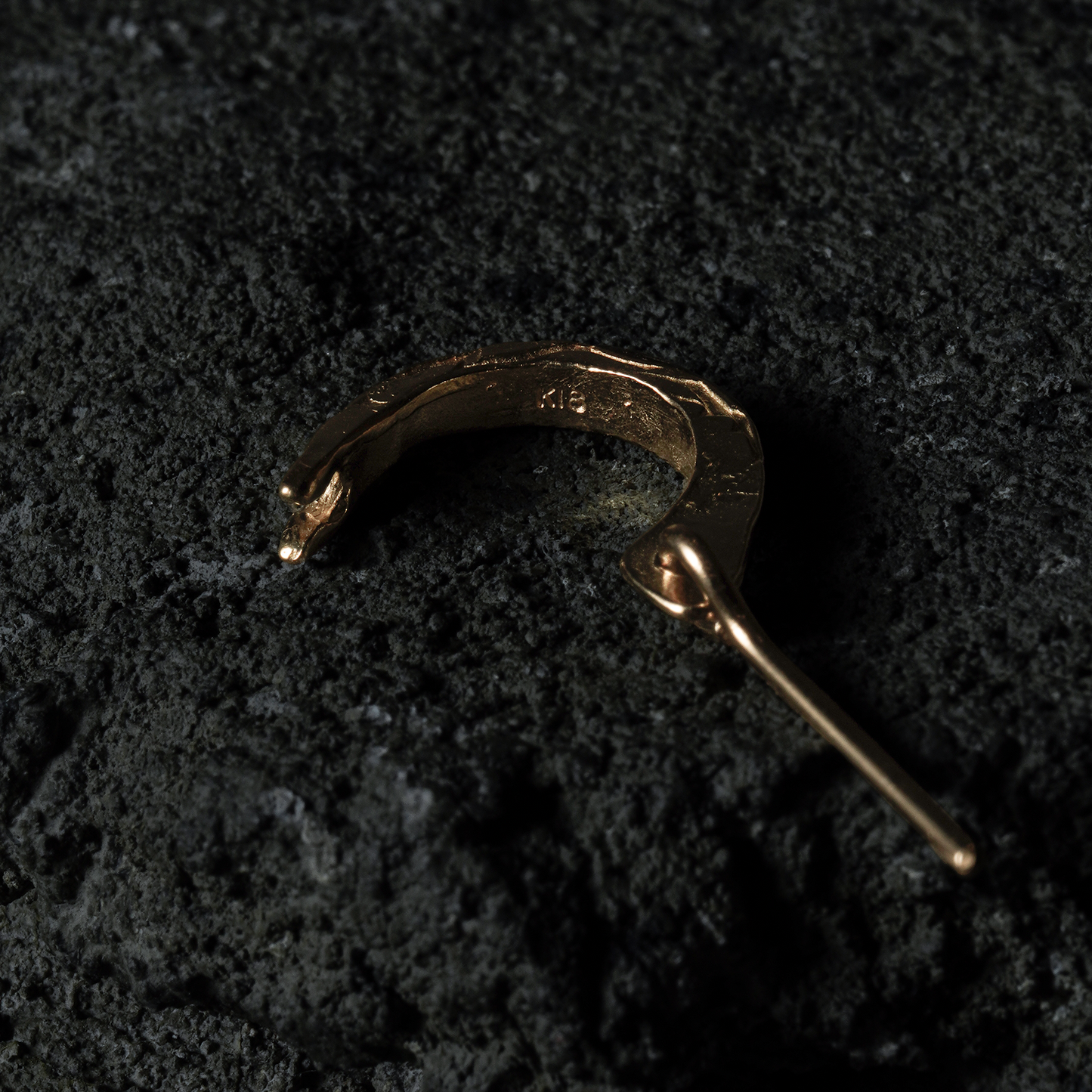 Crack Pierce 01- 18K Yellow Gold