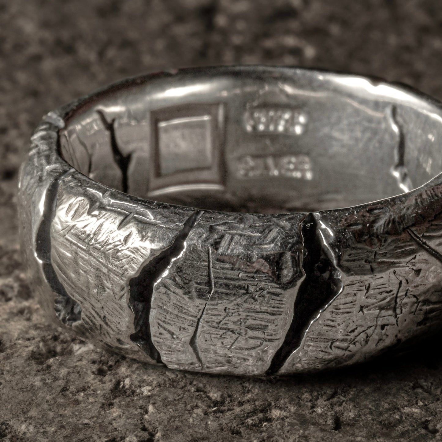 Crack Ring 10 - 925 Sterling Silver